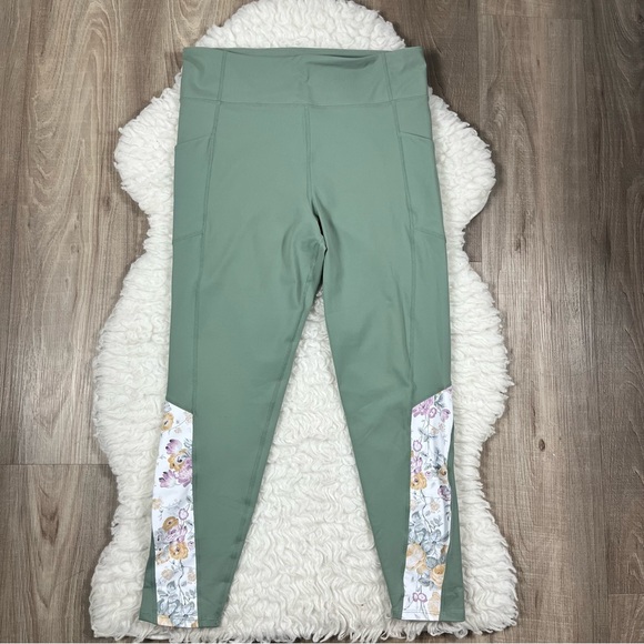 NEW Tuckernuck high rise pocket legging - Picture 3 of 12